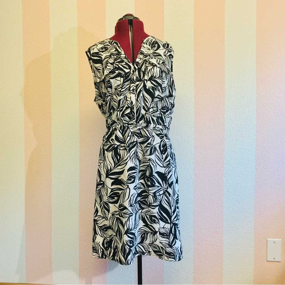 Botanical print shirt dress 🖤🍃